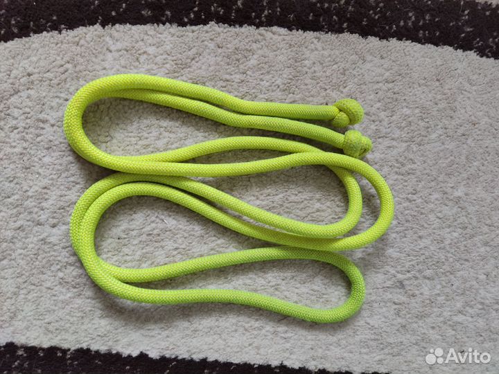 Гимнастическая скакалка