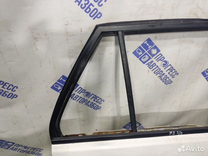 Дверь задняя правая Mitsubishi Legnum универсал