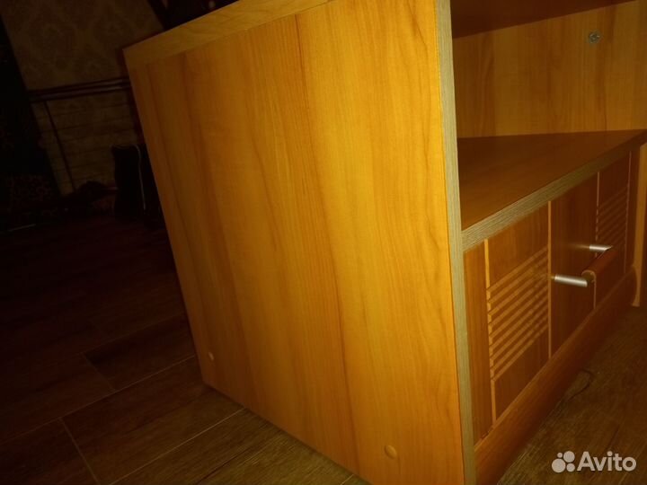 Тумба прикроватная