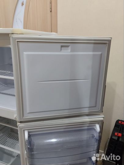 Холодильник бирюса