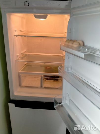 Холодильник - морозильник Indesit DS- 4160 w