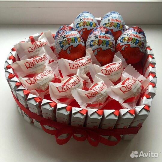 Сладкий подарок из киндеров, сладкий букет