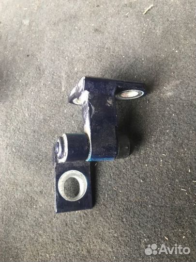 Петля двери лев. зад. Volkswagen Passat B6