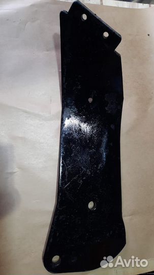 RF04393 Стойка правая Kvernelend Квернеленд