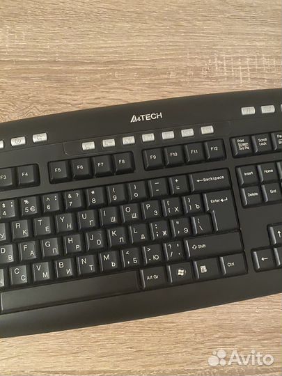 Беспроводная клавиатура и мышь