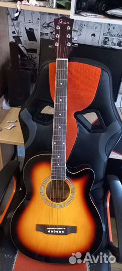 Акустическая гитара