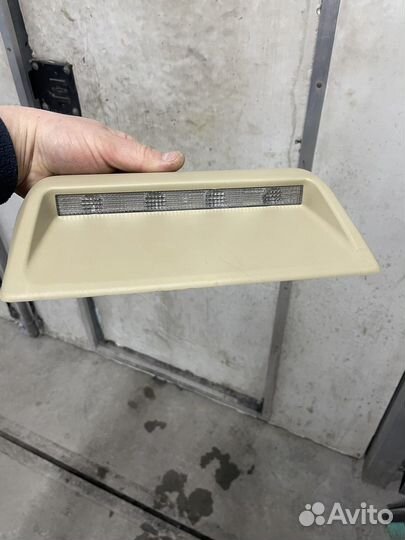 Дополнительный стоп сигнал Toyota