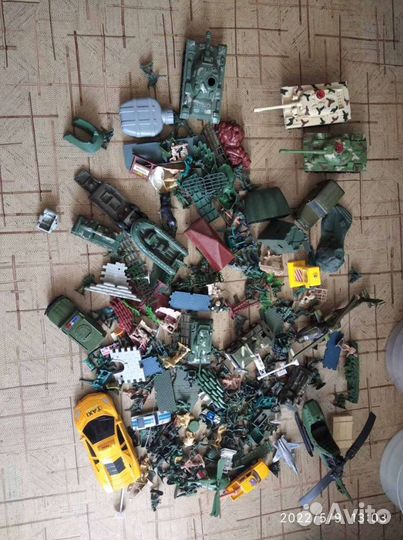 Игрушки солдатики