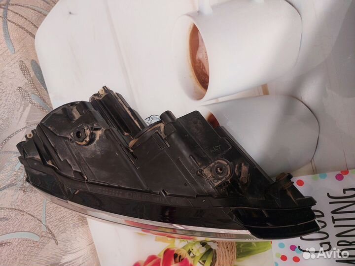 Фара Volkswagen Jetta 6.Оригинал.Правая