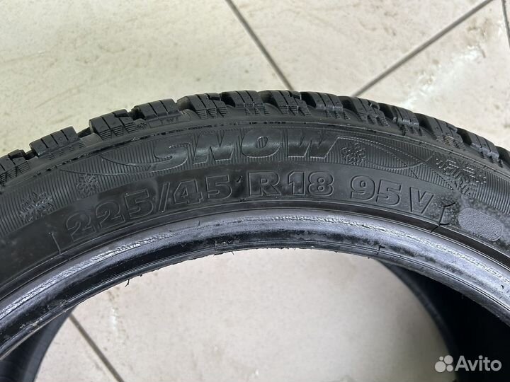 Kormoran Snow 225/45 R18 95V