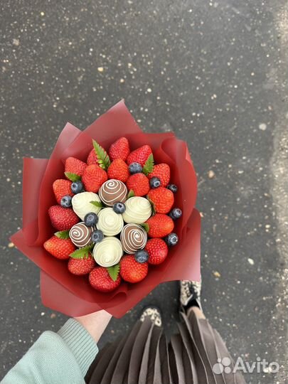 Букеты из клубники в шоколаде