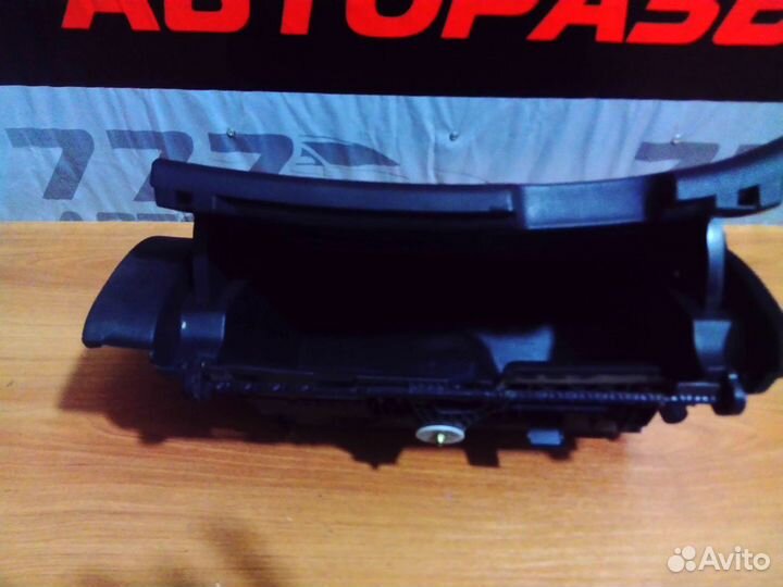 Бардачок на Skoda octavia a5 дорест