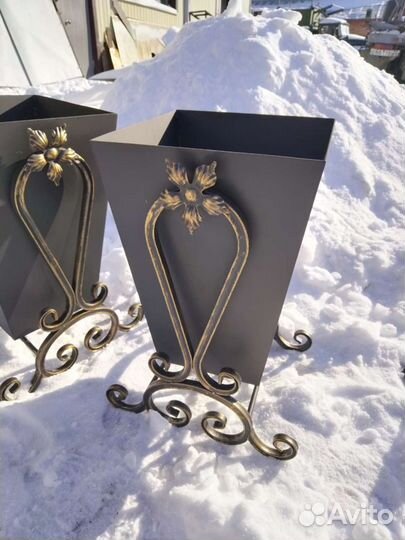 Урна уличная, урна кованая