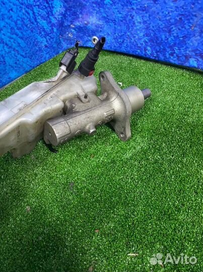 Главный тормозной цилиндр Ford Focus 2 hwda 2005