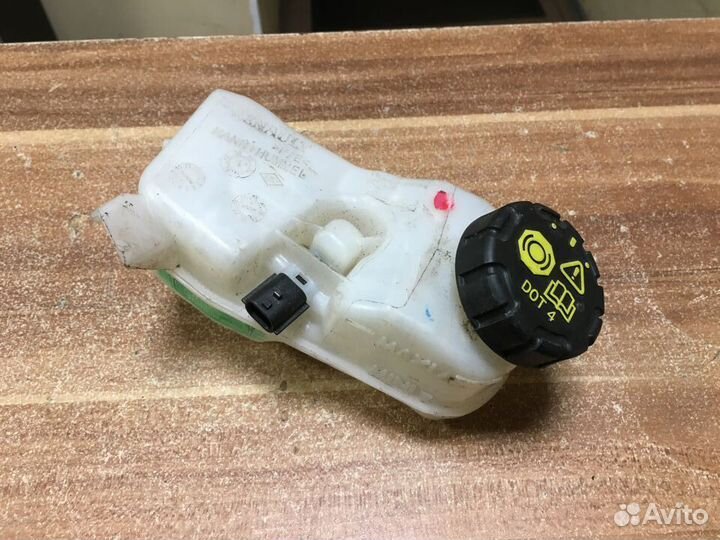 Бачок гтц Renault Arkana