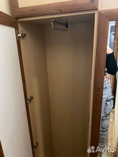Шкаф в прихожую с зеркалом