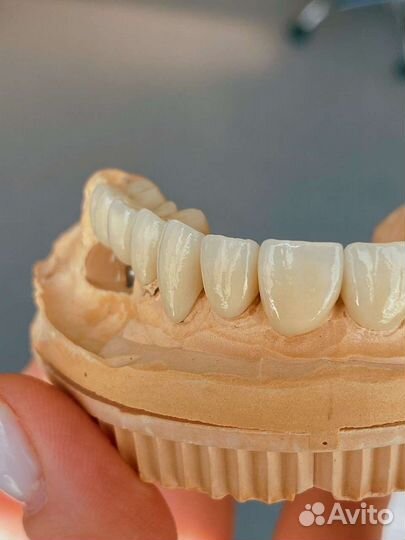 Зубной техник