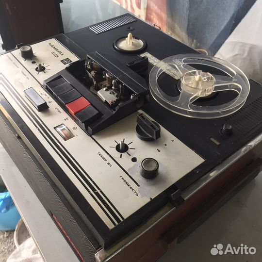 Катушечный магнитофон