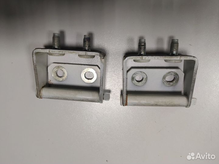 Петля двери багажника Nissan qashqai J10E