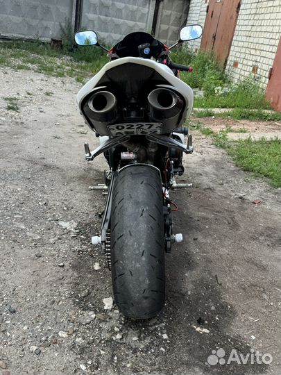 Yamaha YZF-R1
