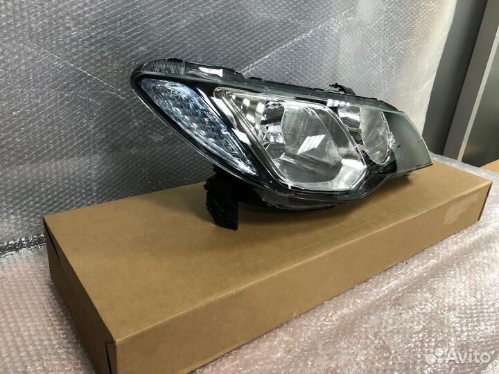 Фара правая Honda Civic 4D