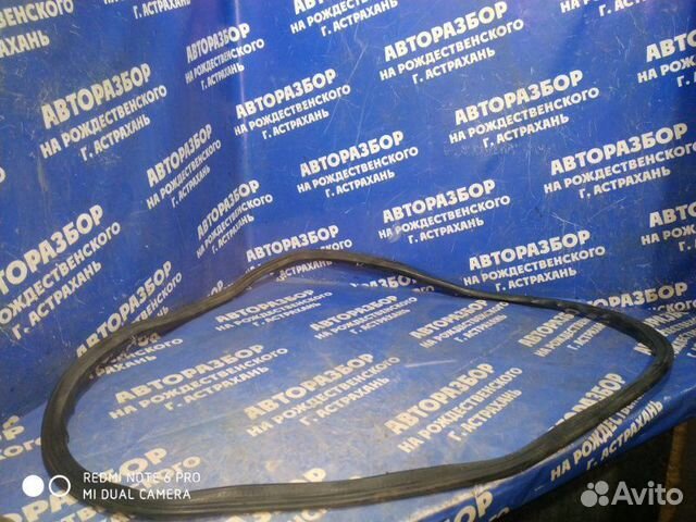 Уплотнительная резинка двери Ваз Лада Калина седан