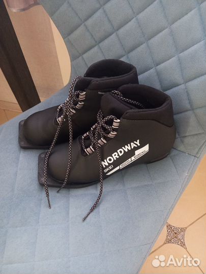 Лыжные ботинки