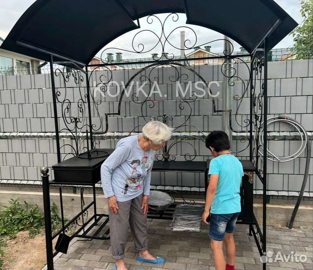 Мангал с крышей