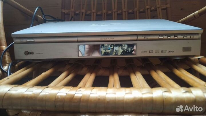 DVD плеер lg dv5822p