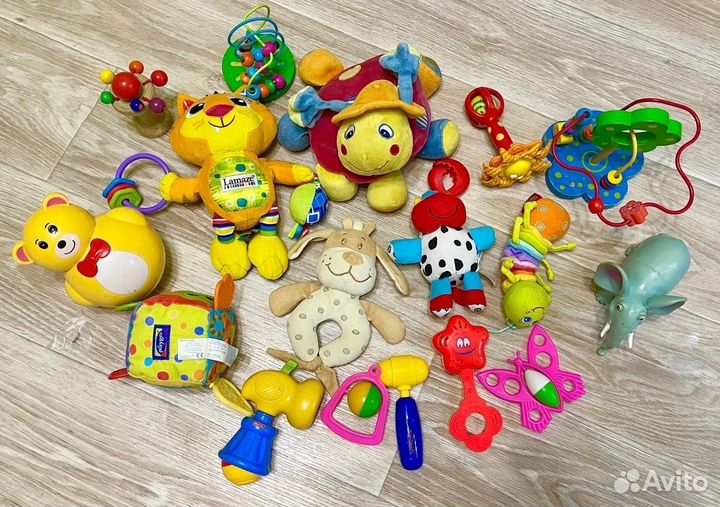 Игрушки пакетом (стол стул,развивающий коврик)