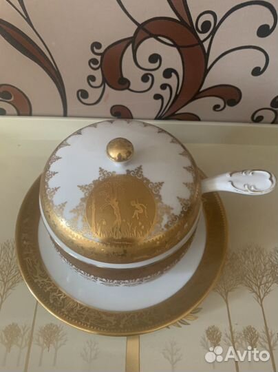 Емкость для меда или варенья с ложкой