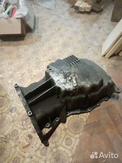 Поддон двигателя k4m Renault megane