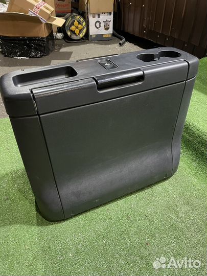 Раскладной столик Mercedes w639 w447 новый