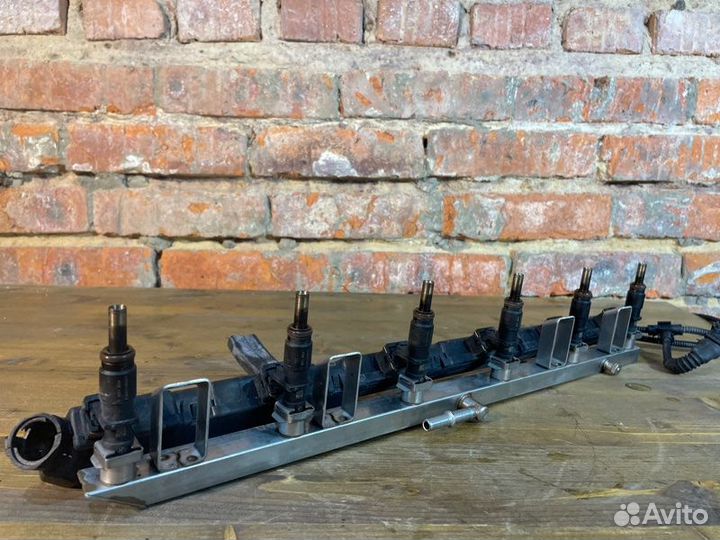 Топливная рампа и форсунки Bmw X5 E70 N52B30 AF