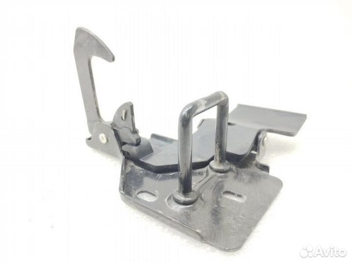 Крюк замка капота Audi Q7 4L