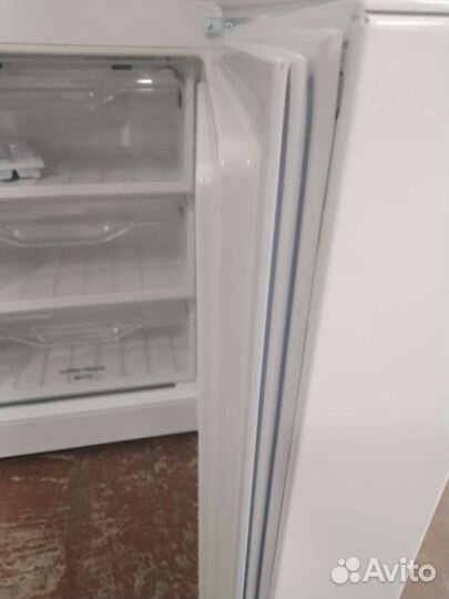 Холодильник Indesit как новый.Рассрочка без банков