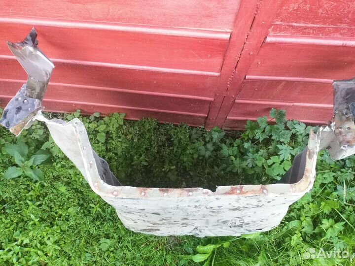 Пол багажника 