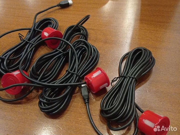 Датчик парковки красного цвета