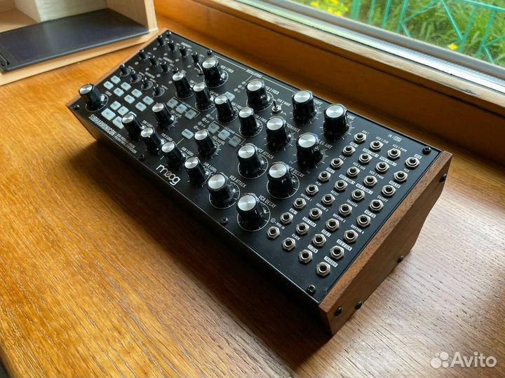 Moog subharmonicon