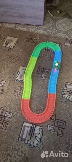 Гибкий трек с машинкой