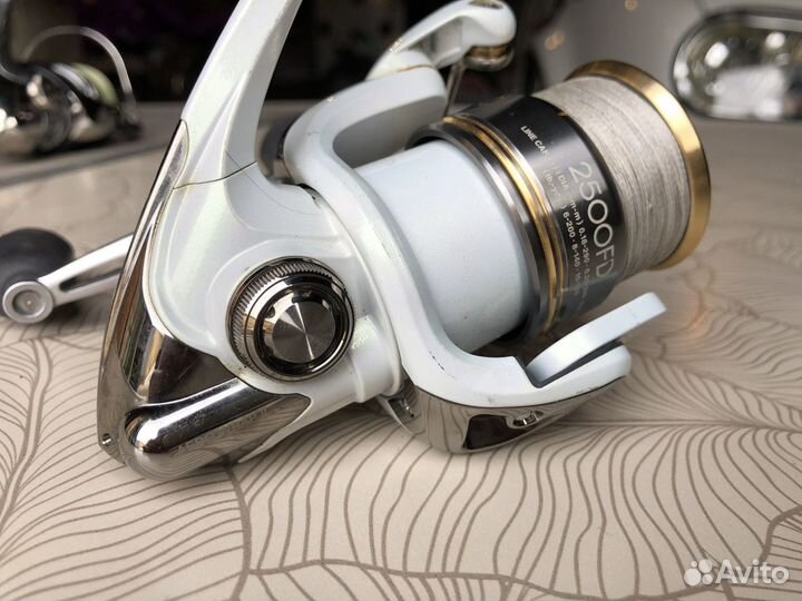 Катушка shimano Stradic 2500FD