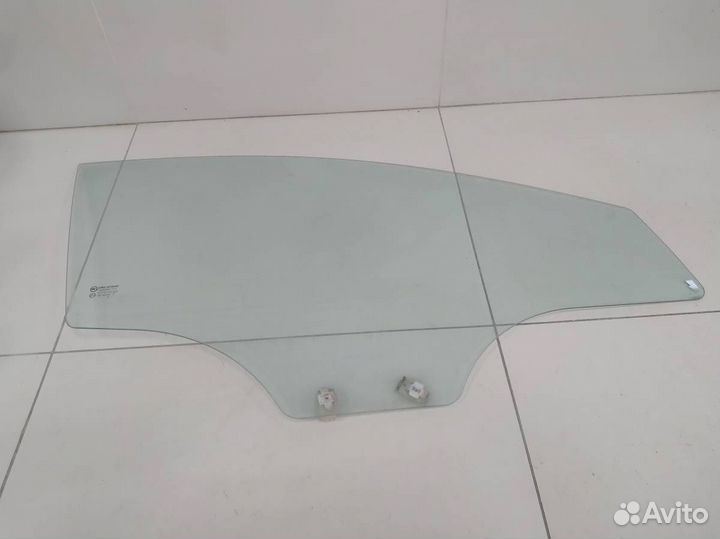 824210U010 стекло правое Kia Rio 3 переднее
