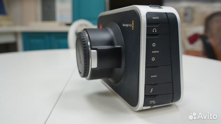 Blackmagic Cinema Camera 2.5k +Yongnuo 35mm + ssd