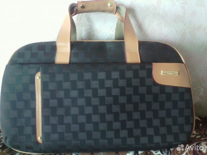 Новая сумка на колёсиках