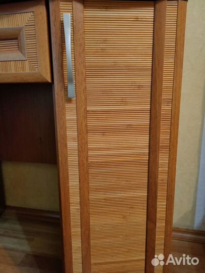 Туалетный столик с зеркалом Lazurit и пуфом