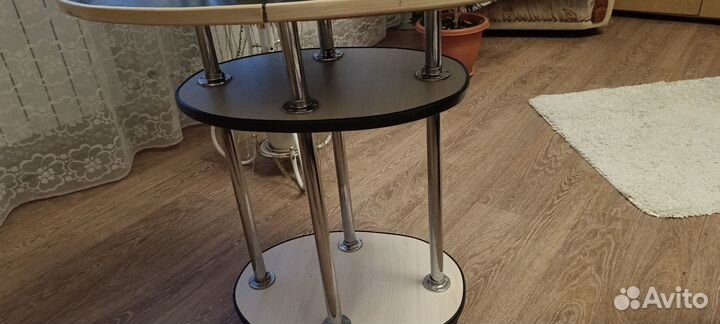 Журнальный столик на колесах бу