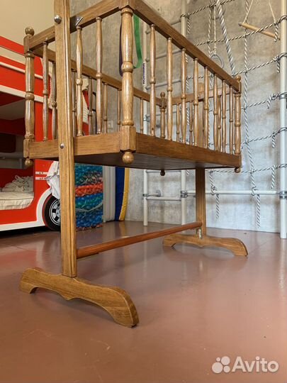 Детская кроватка из дерева ручной работы