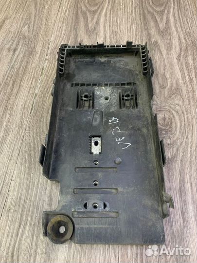 Полка аккумулятора Ford Mondeo