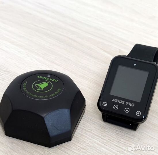 Кнопка вызова персонала и часы, система вызова