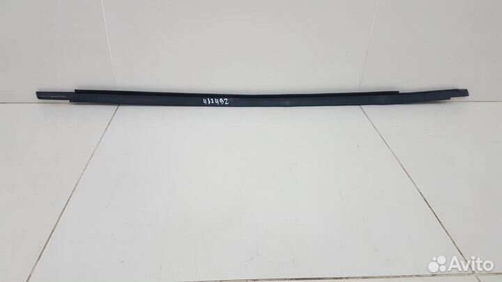 Накладка стекла переднего левого Volkswagen Tiguan